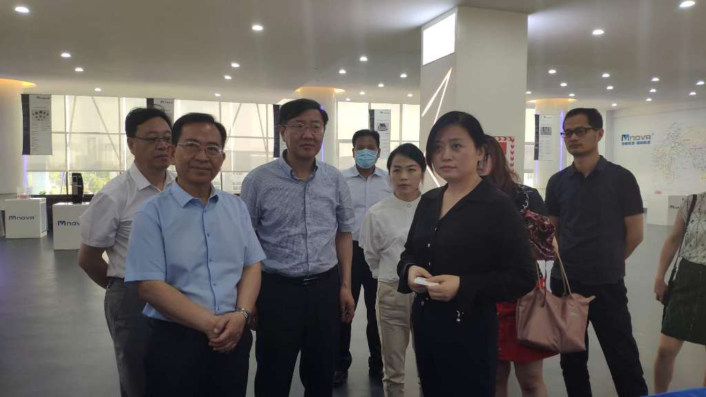 贵州省社科院院长张学立到成威科技调研